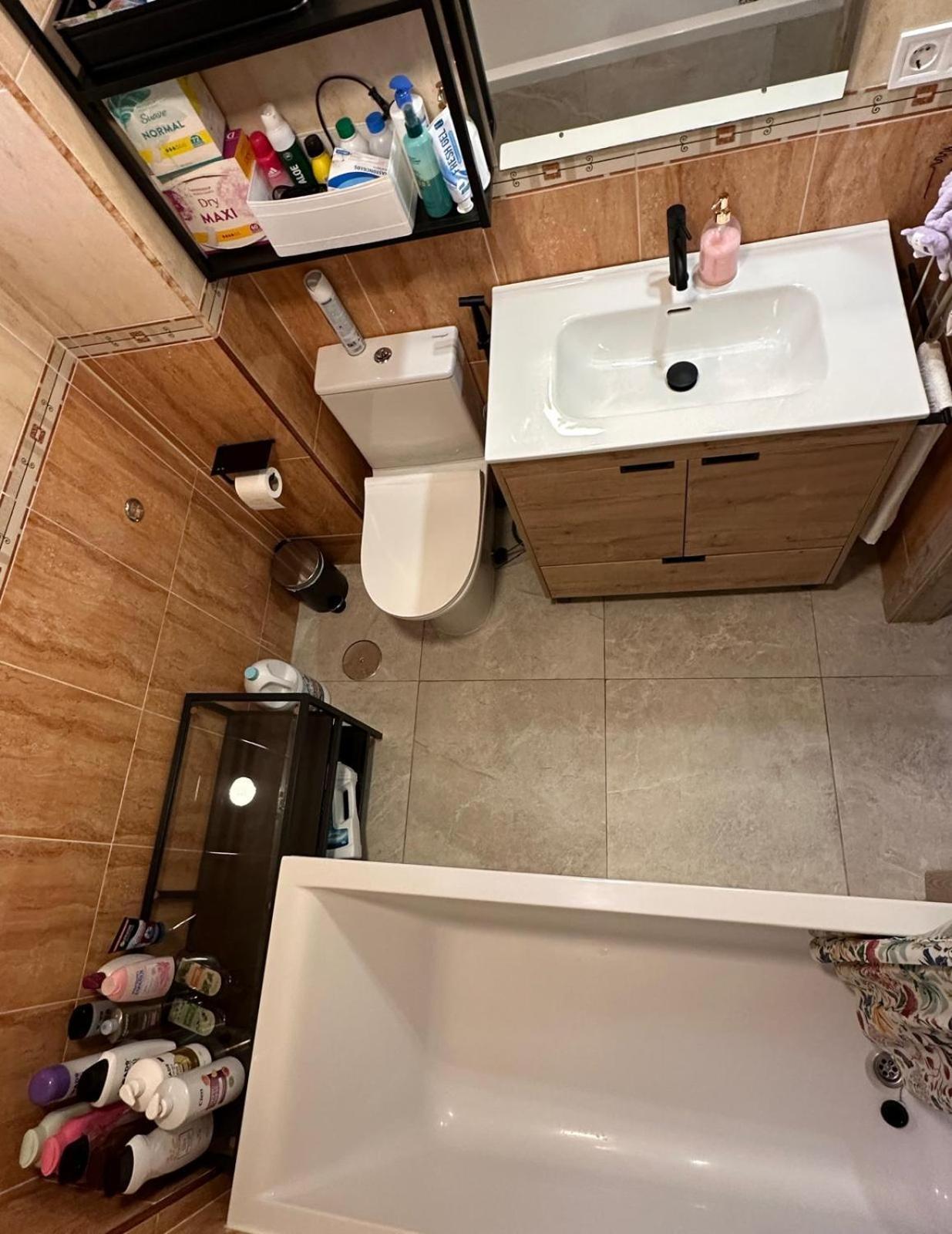 Peaceful Little Bedroom - Shared With 2 Cats Málaga